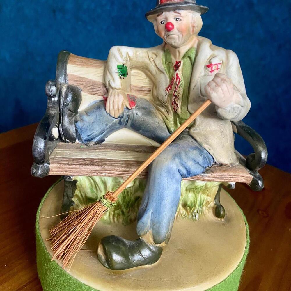 Vintage Clyde The Clown Porcelain Dynasty Doll Collection Music Box